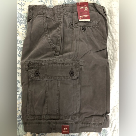 Men’s gray cargo shorts (Brand New) - Picture 3 of 4